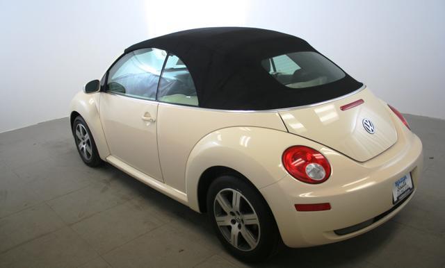 2006 Volkswagen New Beetle LT 4X4 (marshalltown)