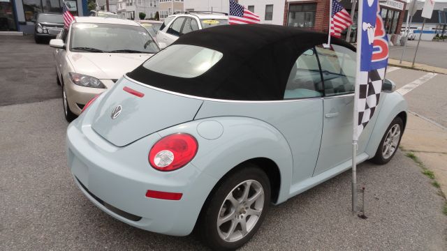 2006 Volkswagen New Beetle Reg Cab 118 WB