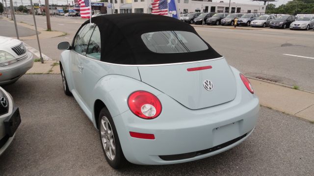2006 Volkswagen New Beetle Reg Cab 118 WB