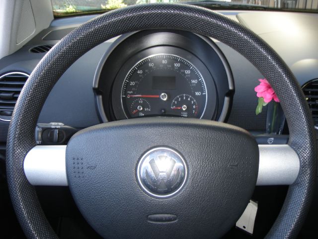 2006 Volkswagen New Beetle Unknown