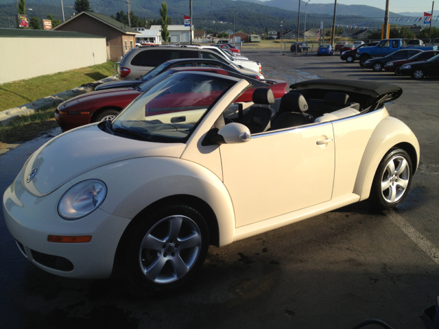 2006 Volkswagen New Beetle Reg Cab 118 WB