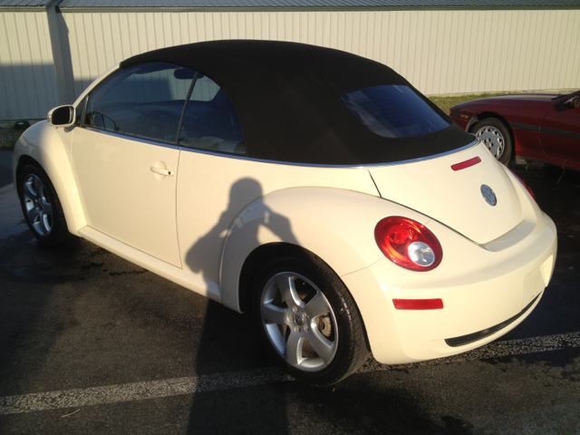 2006 Volkswagen New Beetle Reg Cab 118 WB