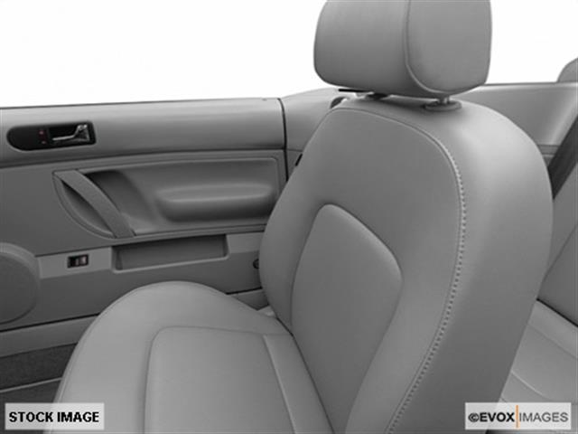 2006 Volkswagen New Beetle FWD 4dr Sport