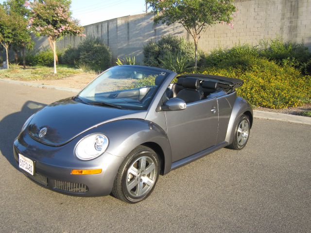 2006 Volkswagen New Beetle Reg Cab 118 WB