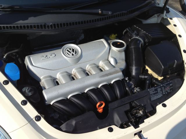 2006 Volkswagen New Beetle Reg Cab 135.5 WB 4WD DRW