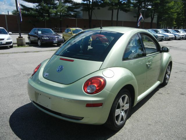 2006 Volkswagen New Beetle Reg Cab 135.5 WB 4WD DRW