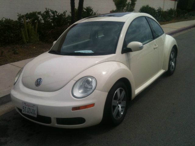 2006 Volkswagen New Beetle Reg Cab 135.5 WB 4WD DRW