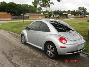 2006 Volkswagen New Beetle DUMP LIFT