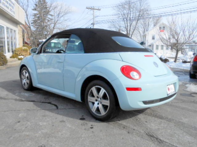 2006 Volkswagen New Beetle BASE W/1sv