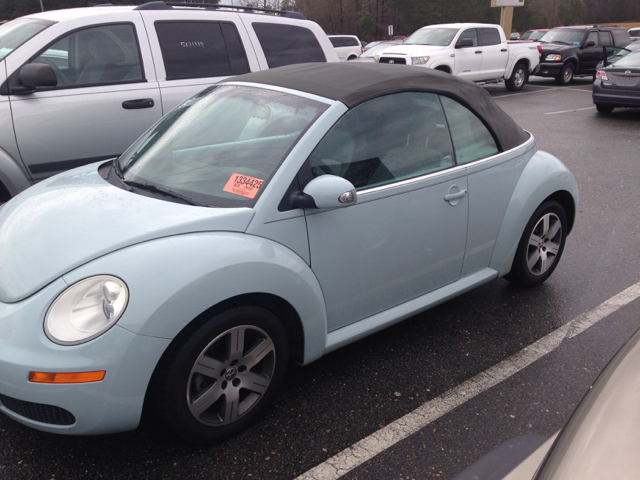 2006 Volkswagen New Beetle Reg Cab 118 WB