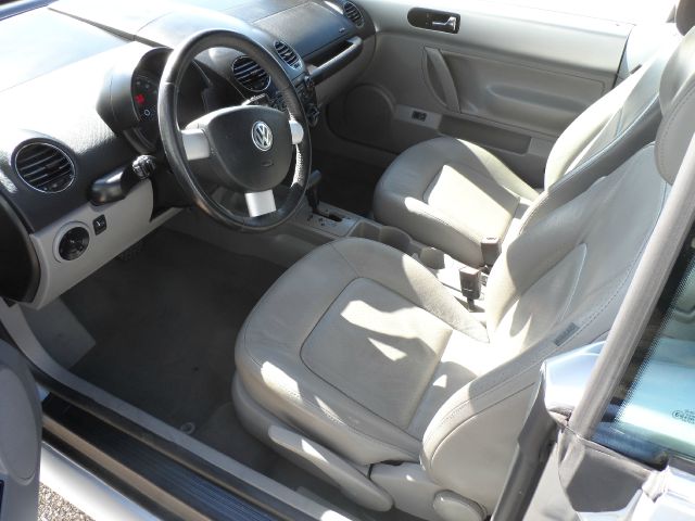 2006 Volkswagen New Beetle Reg Cab 118 WB