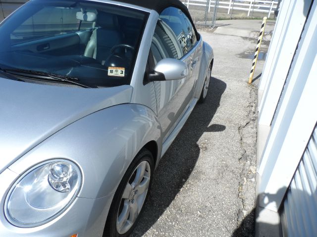 2006 Volkswagen New Beetle Reg Cab 118 WB