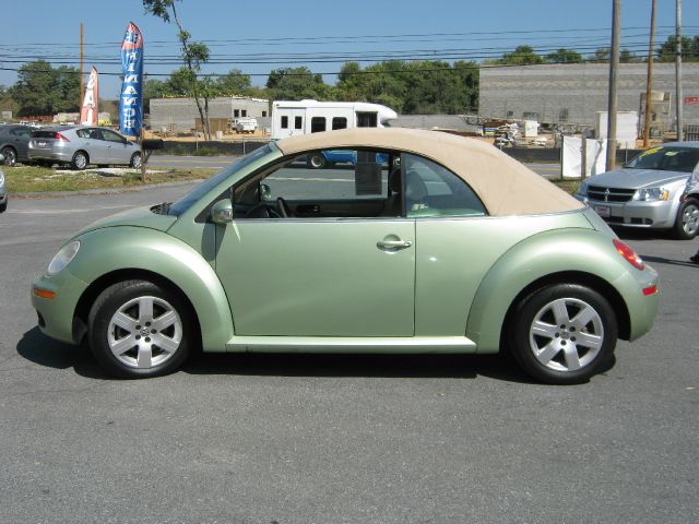 2007 Volkswagen New Beetle Reg Cab 118 WB