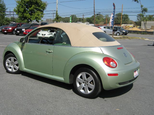2007 Volkswagen New Beetle Reg Cab 118 WB