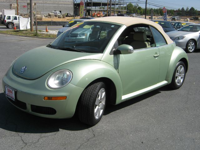 2007 Volkswagen New Beetle Reg Cab 118 WB