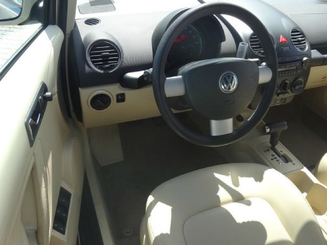 2007 Volkswagen New Beetle Reg Cab 118 WB