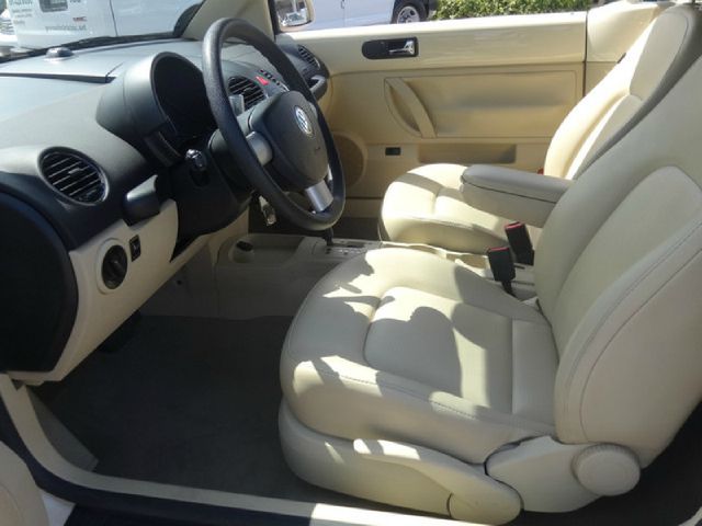 2007 Volkswagen New Beetle Reg Cab 118 WB