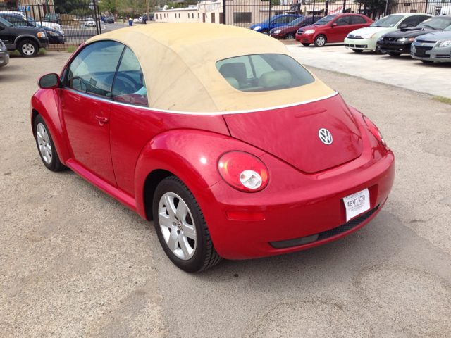 2007 Volkswagen New Beetle Reg Cab 118 WB
