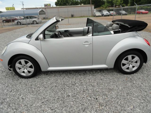 2007 Volkswagen New Beetle Reg Cab 118 WB