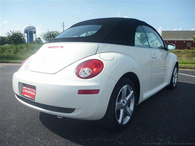 2007 Volkswagen New Beetle 1997 Isuzu S