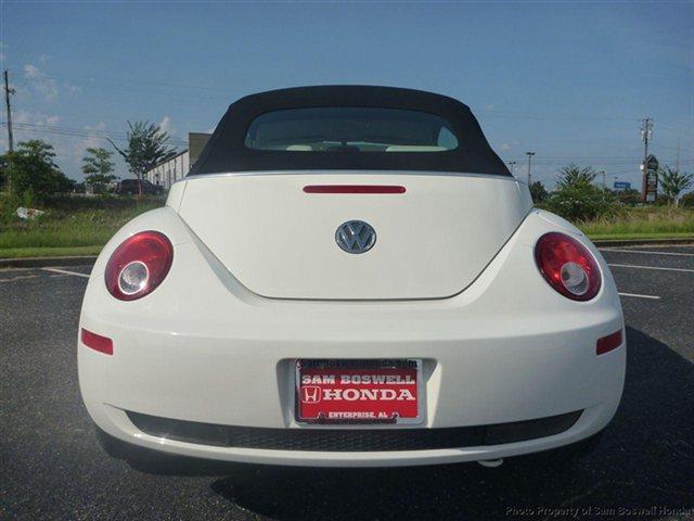2007 Volkswagen New Beetle 1997 Isuzu S