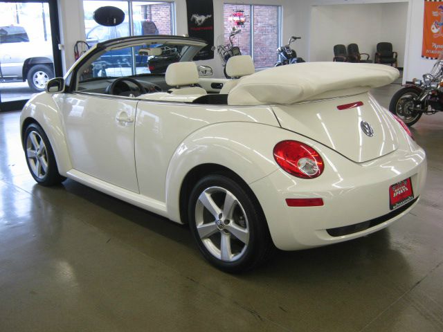 2007 Volkswagen New Beetle Reg Cab 118 WB