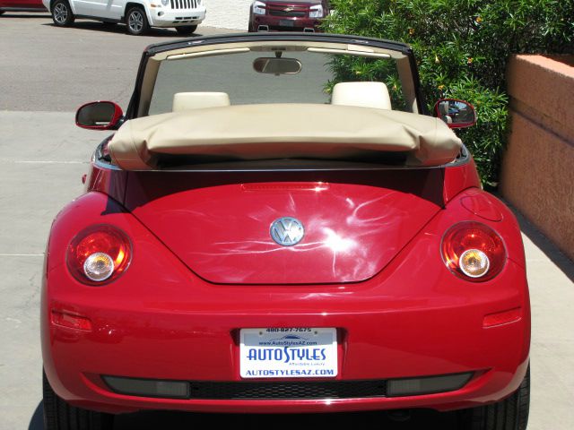 2007 Volkswagen New Beetle Reg Cab 118 WB