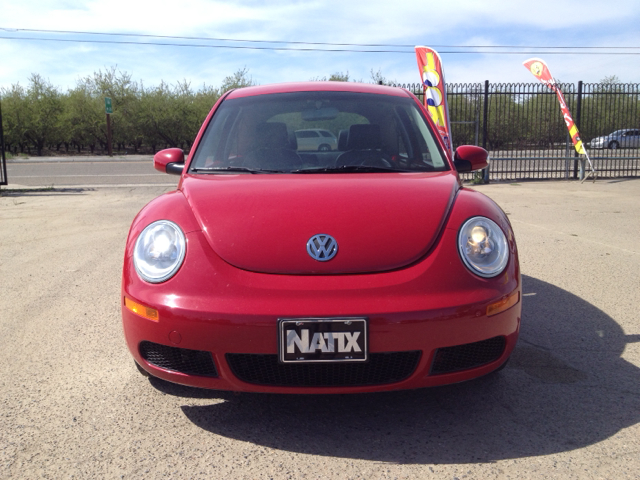 2010 Volkswagen New Beetle Reg Cab 135.5 WB 4WD DRW