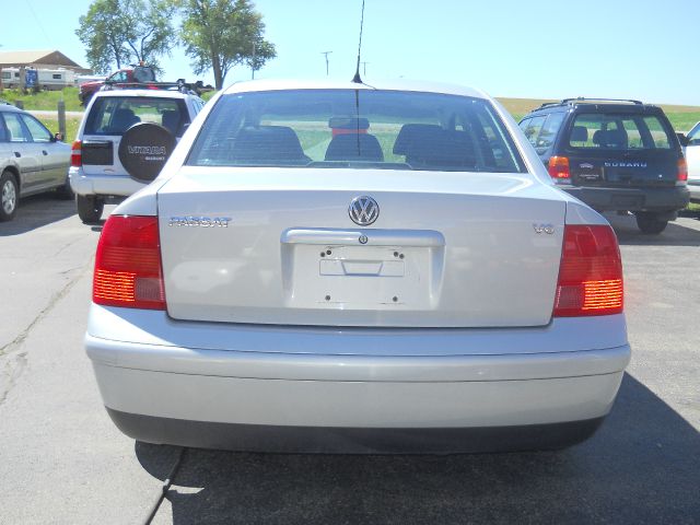 1999 Volkswagen Passat SE Crew Cab 4WD FFV