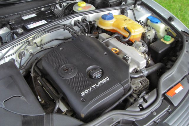 1999 Volkswagen Passat FWD 4dr Sport