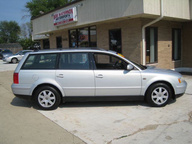 1999 Volkswagen Passat FWD 4dr Sport