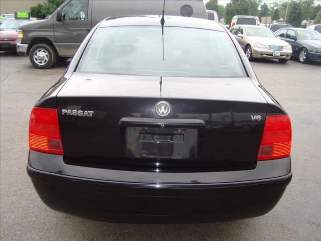 1999 Volkswagen Passat Van XE