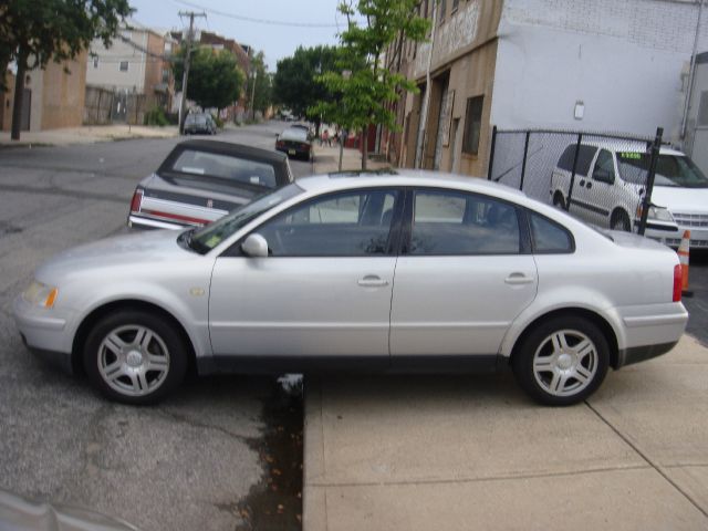 2000 Volkswagen Passat SE Crew Cab 4WD FFV