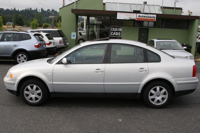 2000 Volkswagen Passat FWD 4dr Sport