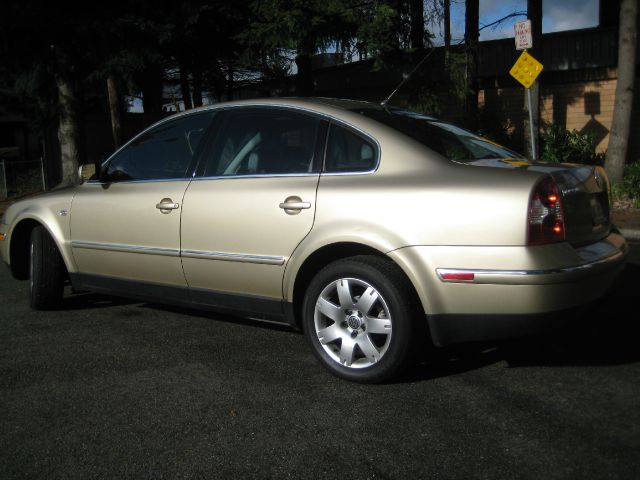 2001 Volkswagen Passat SE Crew Cab 4WD FFV