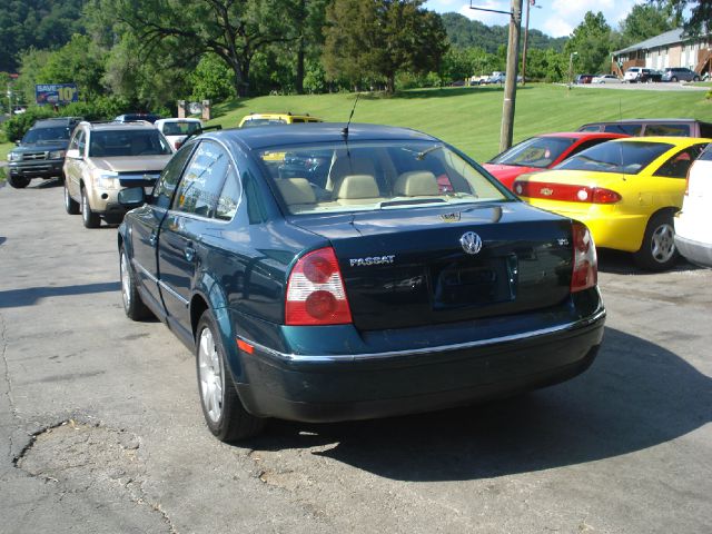 2001 Volkswagen Passat SE Crew Cab 4WD FFV