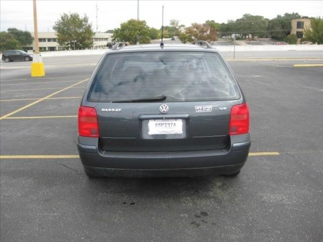 2001 Volkswagen Passat 2005 Lexus Premium Package