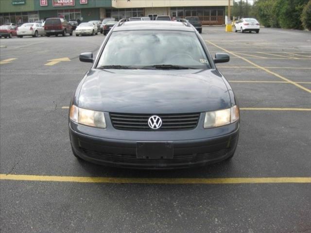 2001 Volkswagen Passat 2005 Lexus Premium Package
