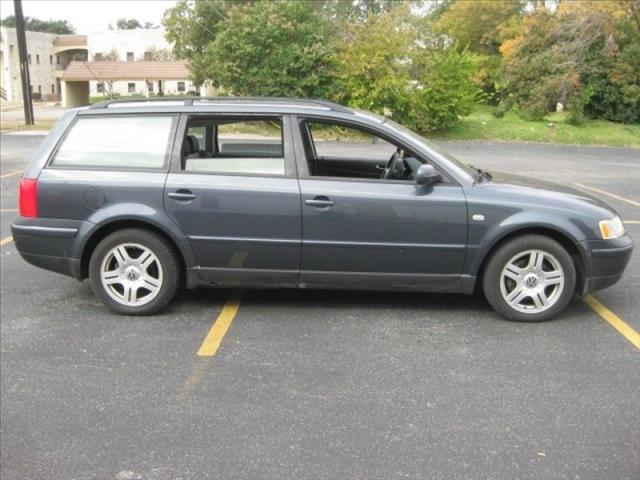 2001 Volkswagen Passat 2005 Lexus Premium Package