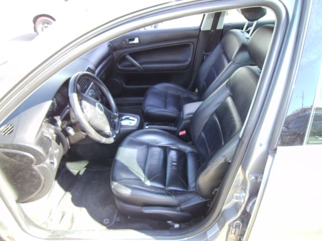 2001 Volkswagen Passat FWD 4dr Sport