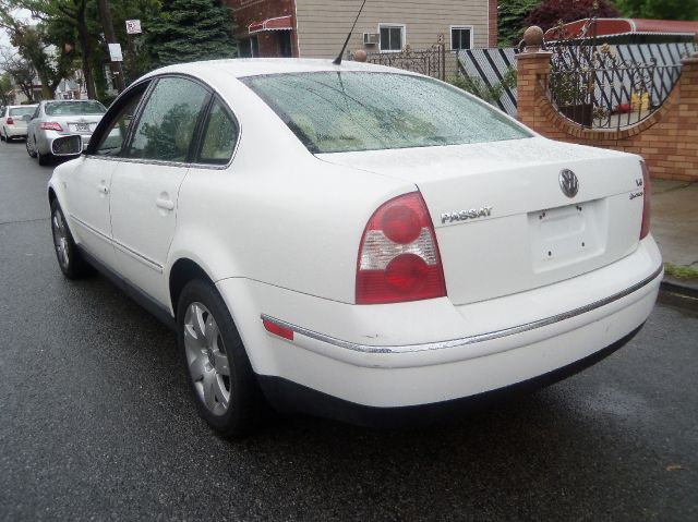 2001 Volkswagen Passat SE Crew Cab 4WD FFV
