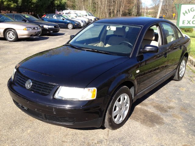 2001 Volkswagen Passat FWD 4dr Sport