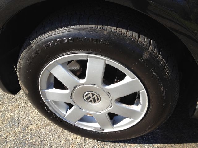 2001 Volkswagen Passat FWD 4dr Sport