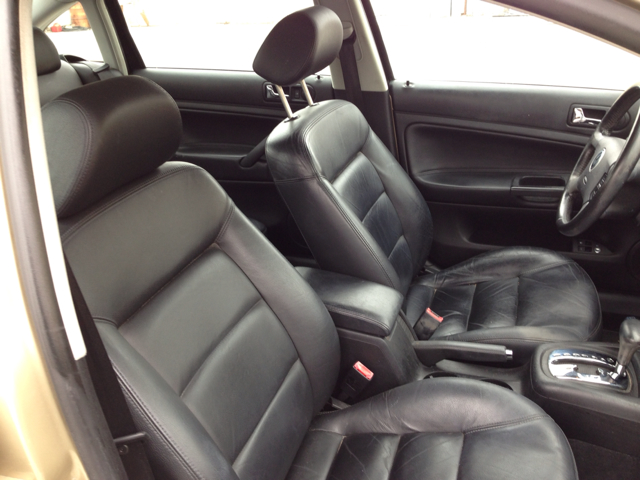 2001 Volkswagen Passat FWD 4dr Sport