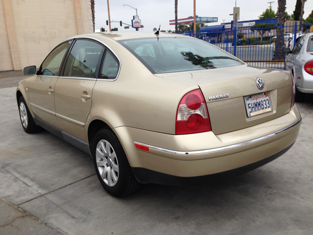 2001 Volkswagen Passat FWD 4dr Sport