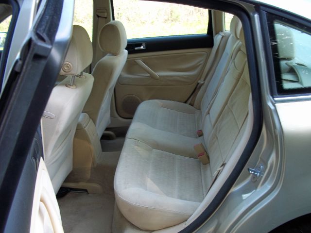 2001 Volkswagen Passat FWD 4dr Sport