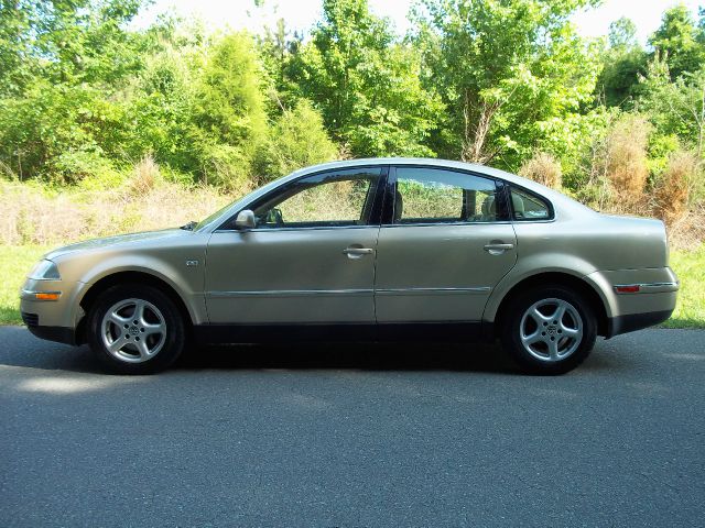 2001 Volkswagen Passat FWD 4dr Sport