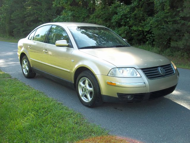 2001 Volkswagen Passat FWD 4dr Sport