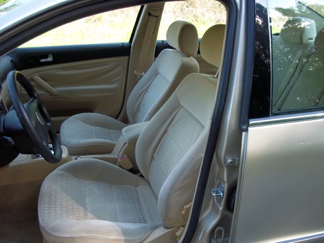 2001 Volkswagen Passat FWD 4dr Sport