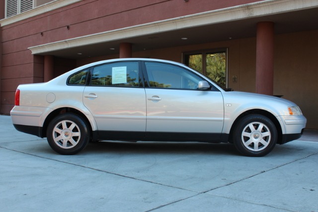 2001 Volkswagen Passat FWD 4dr Sport